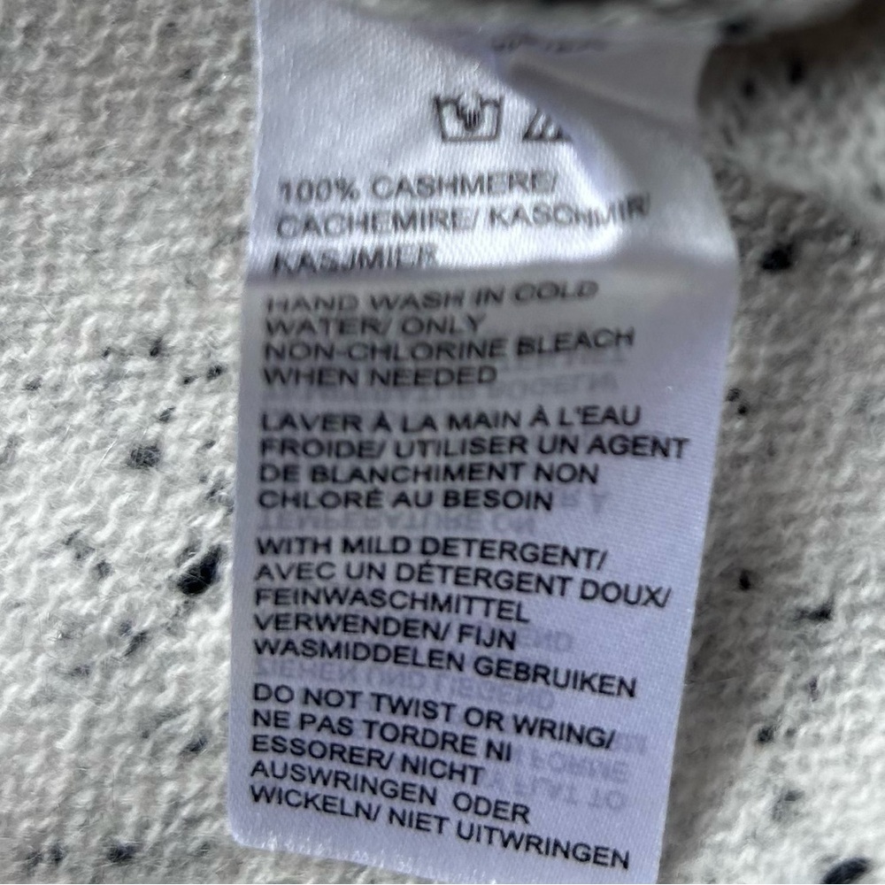 saks fifth avenue  cashmere Gray Speckled Women's Sweater - Picture 6 of 7